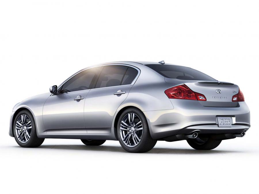  Infiniti G25x 2010 года  (фото 2 из 2)
